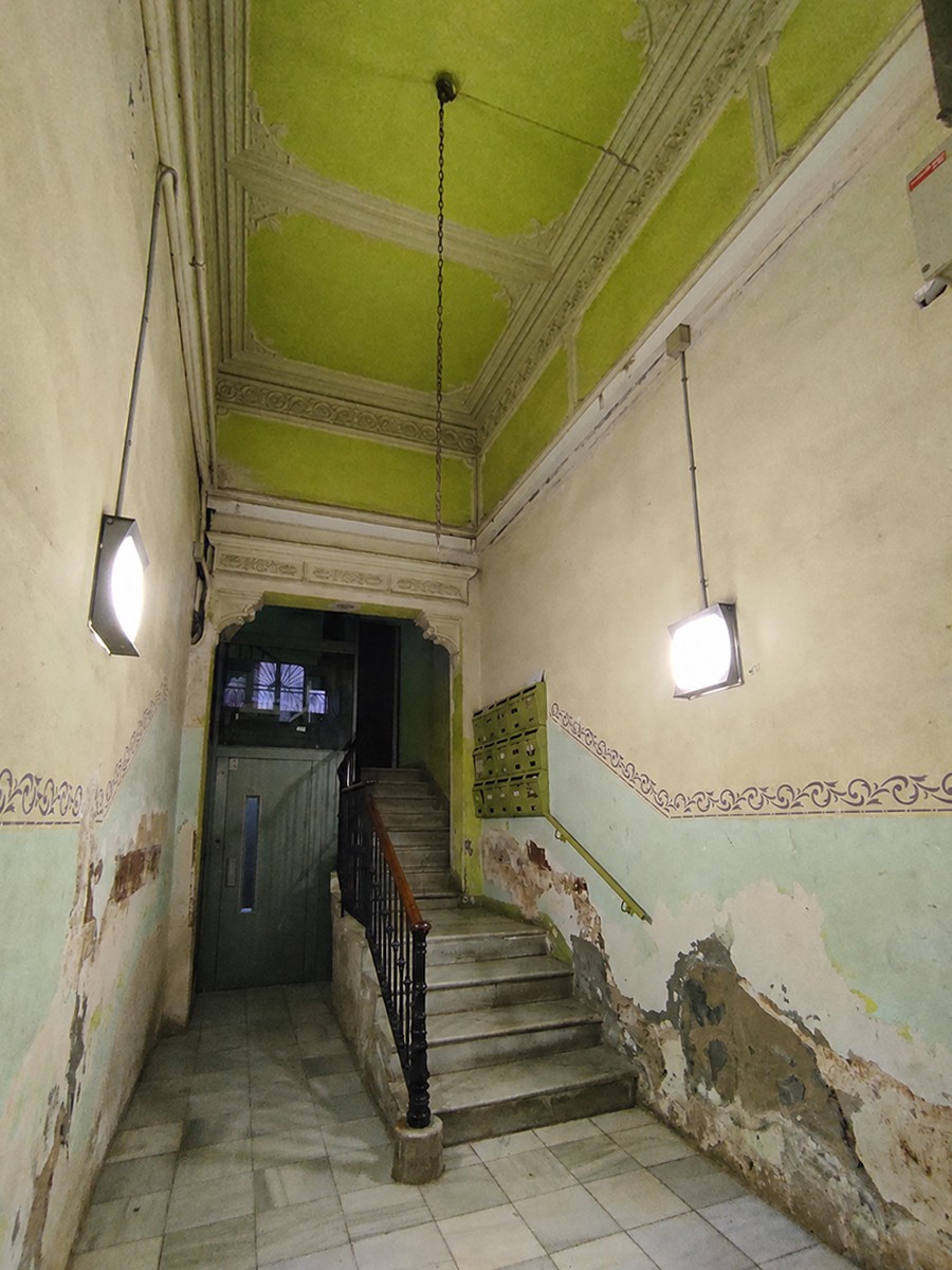 TRAC Rehabilitació - Noticia Rehabilitacio Edificis Restauració Del Vestíbul I Escala De Sant Pere Més Baix 44