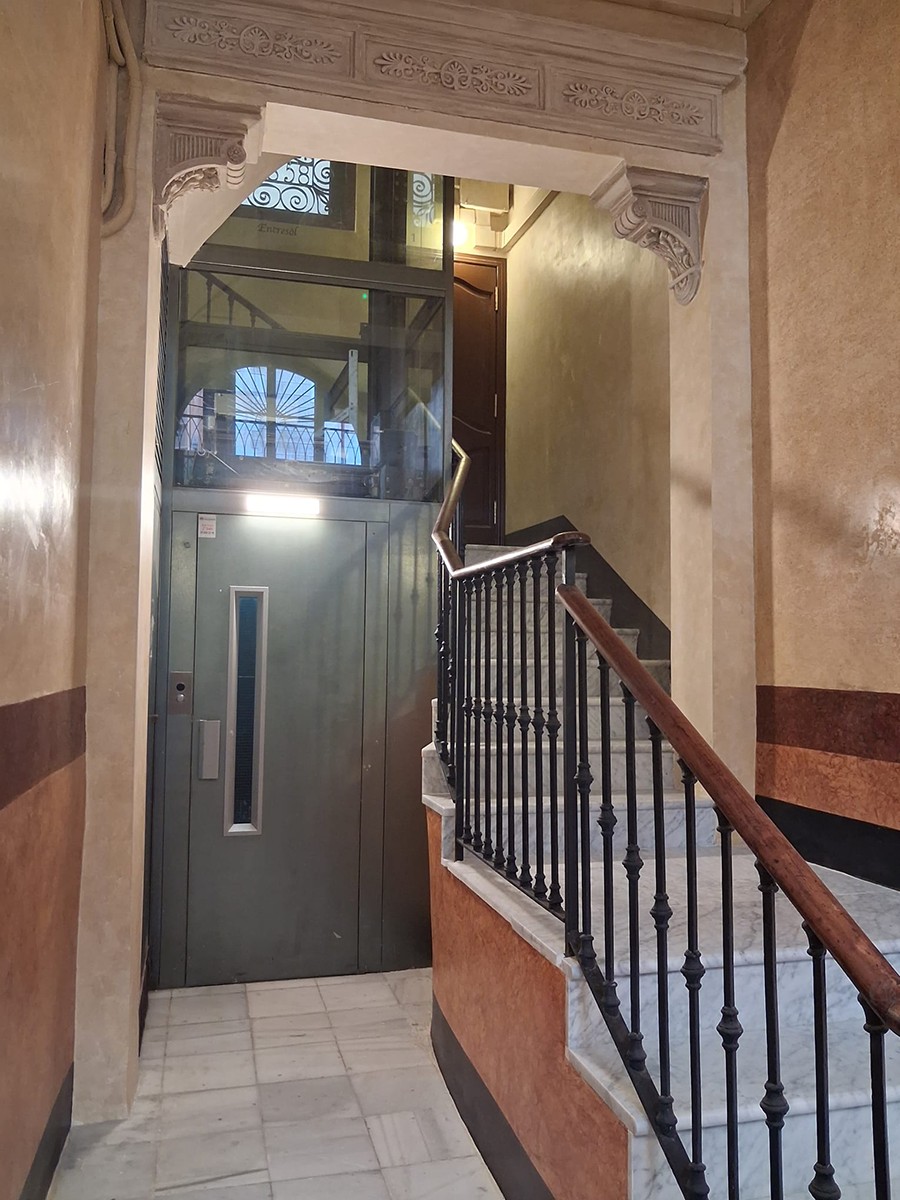 TRAC Rehabilitació - Noticia Rehabilitacio Edificis Restauració Del Vestíbul I Escala De Sant Pere Més Baix 44